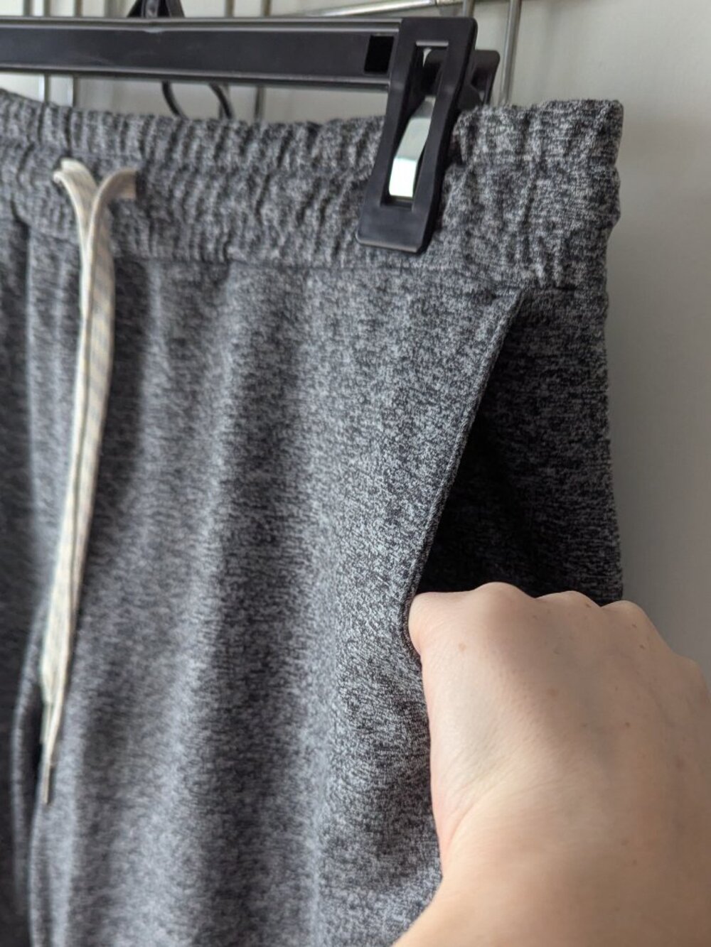 Vuori Gray Joggers Sweat Pants Size XS - Picture 3 of 9